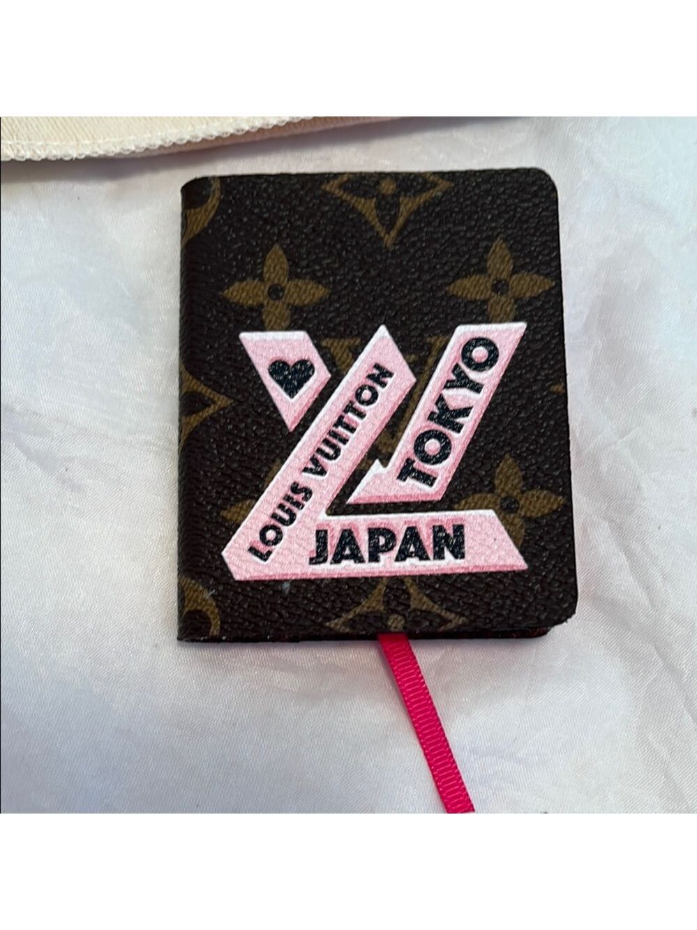 Louis Vuitton Mini Jules Notebook - Picture 2 of 9